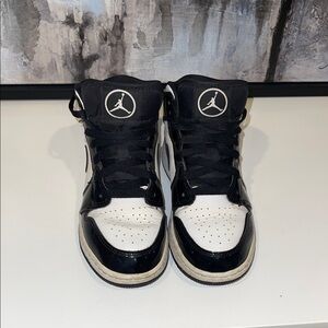 Air Jordan 1 Mid SE ASW (GS) Size 7 in Womens Black/White DD2192-001